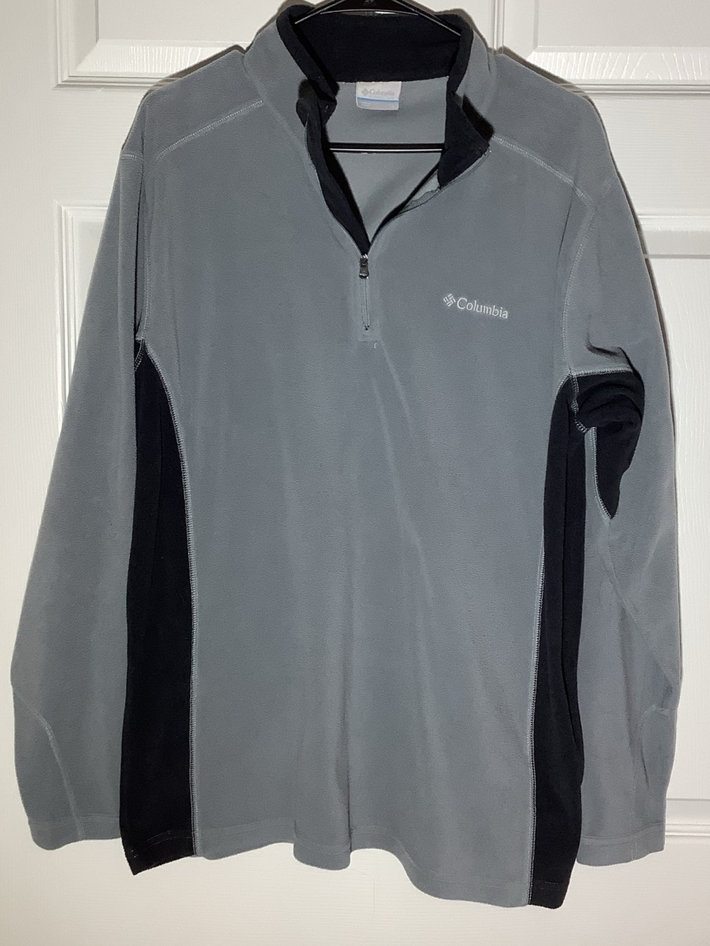Columbia Men's Grey and Black Half-Zip Fleece Pullover